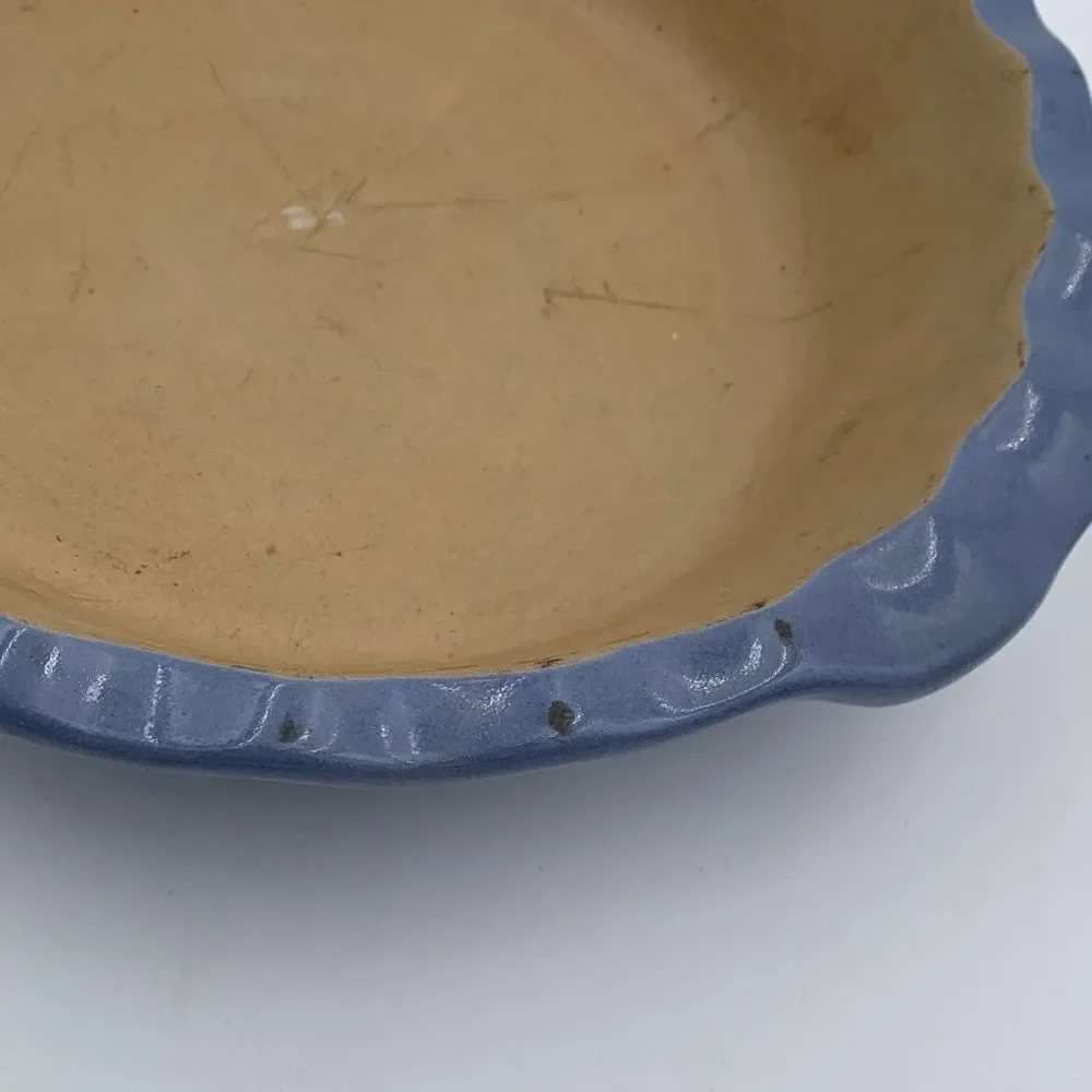Pampered Chef Family Heritage Blue and Tan Stoneware Pie Dish county blue